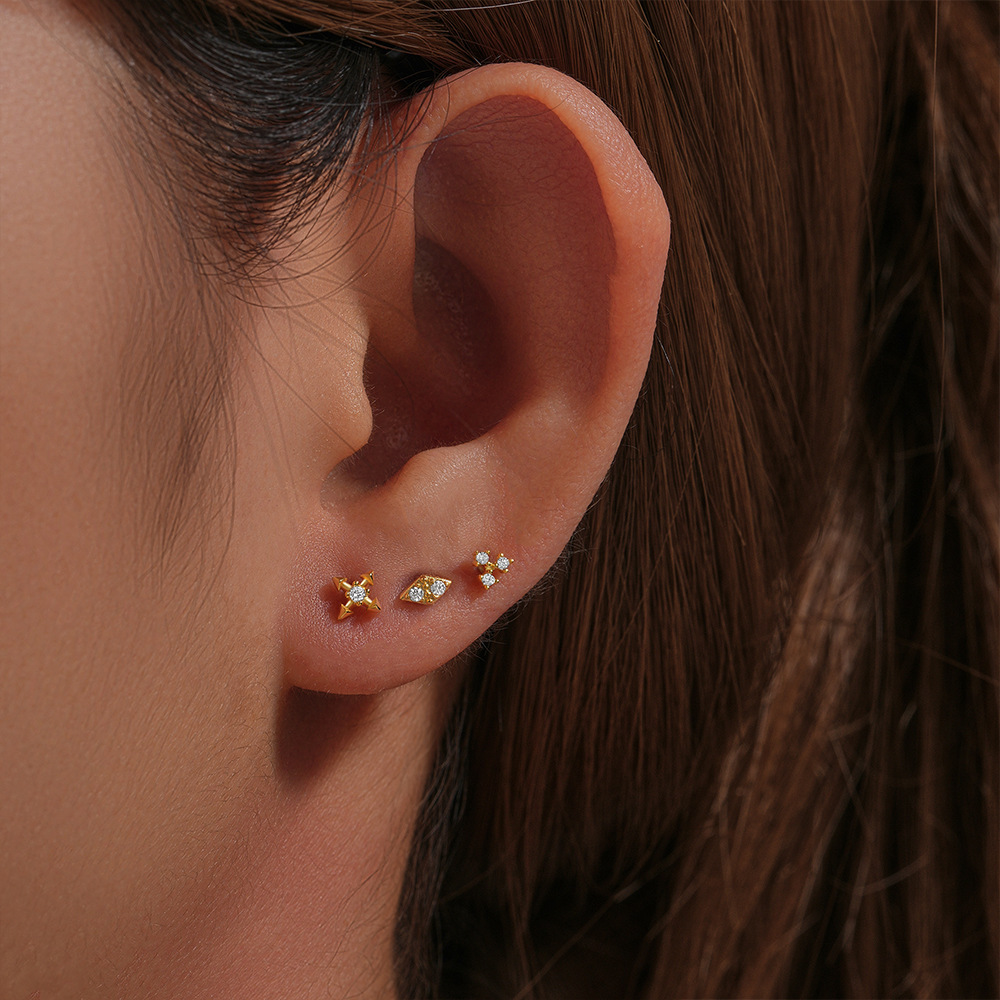 1PC Stainless Steel Crystal CZ - Tragus Flat Back 评论和价格